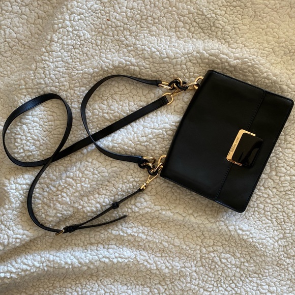 Michael kors purse - Picture 2 of 10